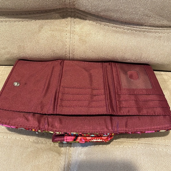 Vera Bradley Smartphone Wristlet - Picture 3 of 7